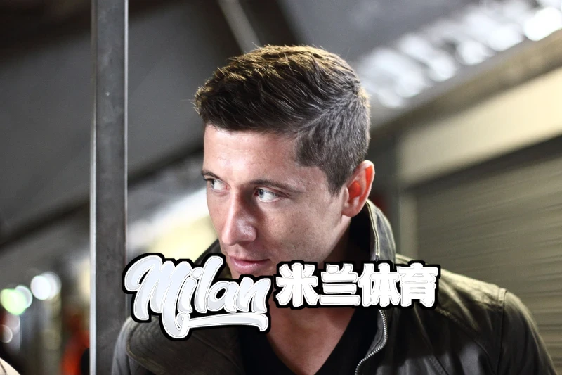 米兰·(milan)中国官网-球迷群英汇聚球迷专属城市限定T恤上身效果